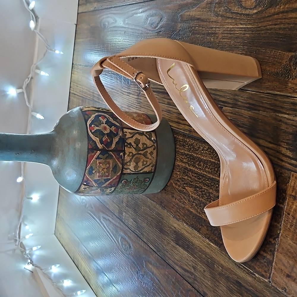 Lulu's Taylor Naked Chunky Block Heel Sandals‎